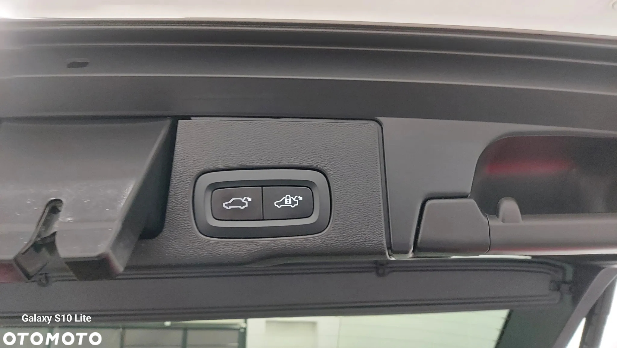 Volvo XC 60 T6 Plug-In Hybrid AWD Inscription - 11