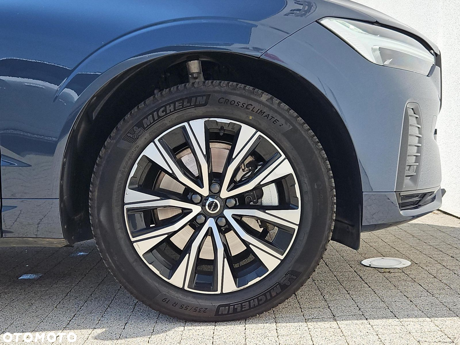 Volvo XC 60 B5 B AWD Plus Dark - 9