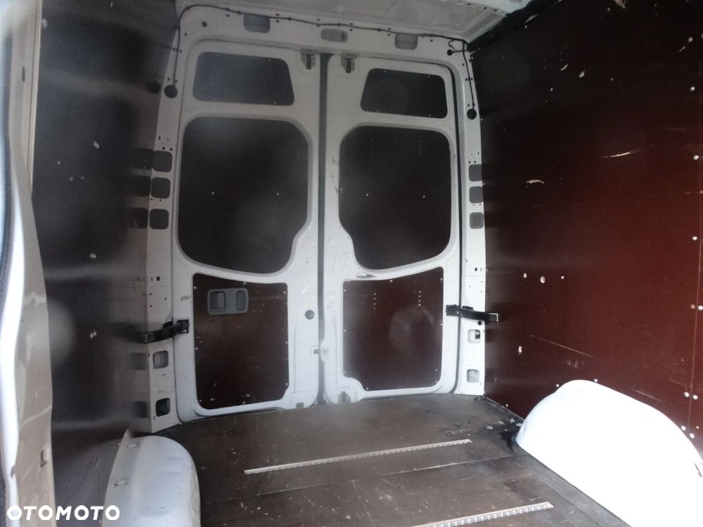Volkswagen Crafter - 15