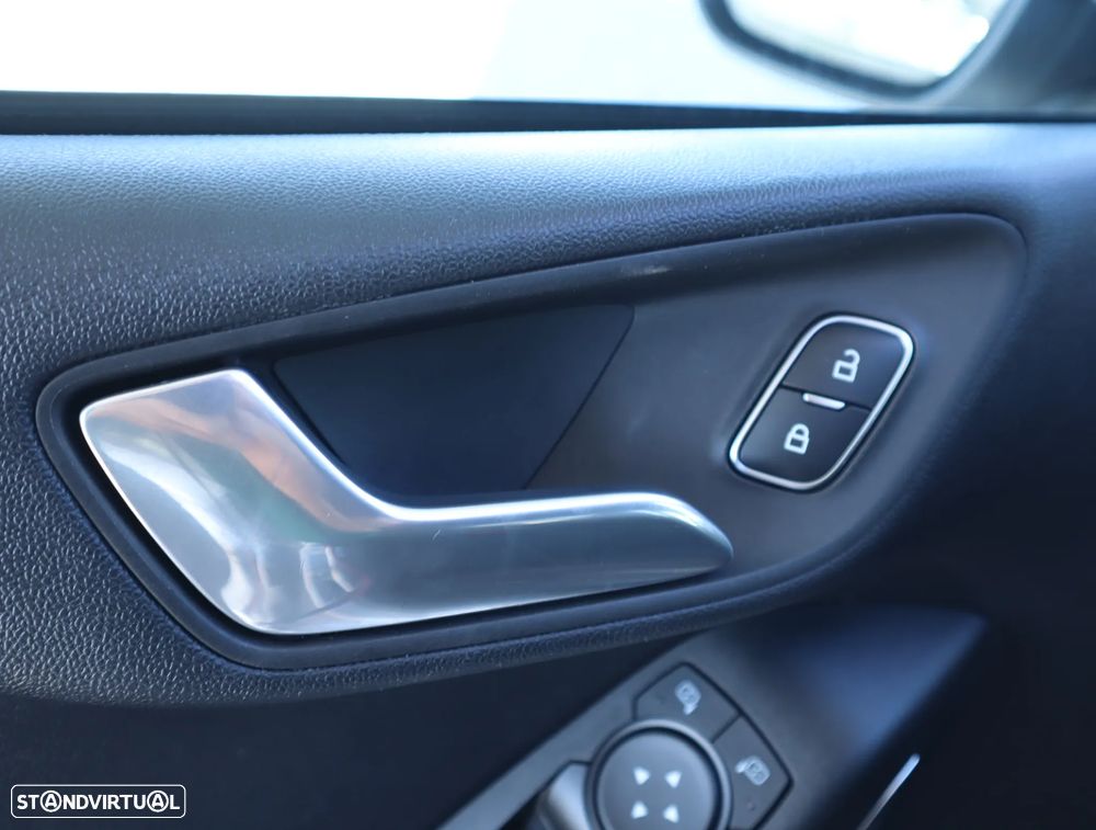 Ford Fiesta 1.0 EcoBoost ST-Line - 27