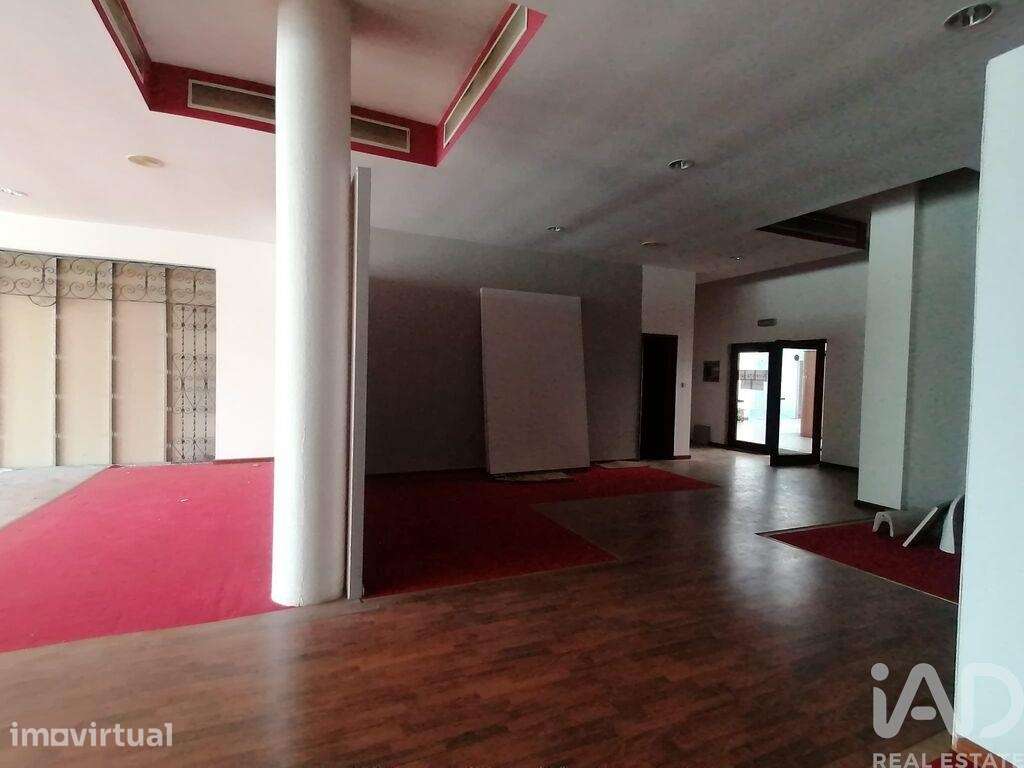 Loja / Estabelecimento Comercial em Carvalhosa de 165,00 m2 - Grande imagem: 4/24