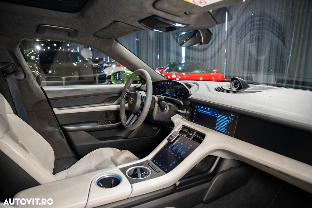 Porsche Taycan 4S - 30