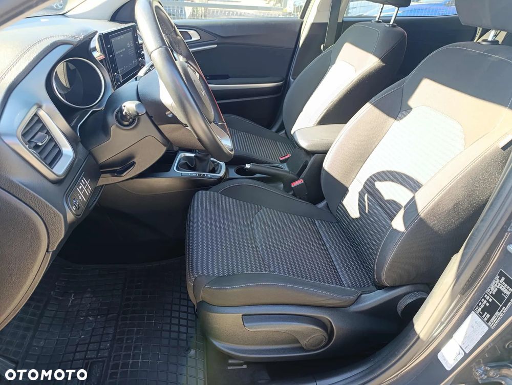 Kia XCeed 1.5 T-GDI M - 7