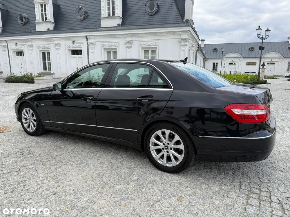 Mercedes-Benz Klasa E 200 CGI BlueEffICIENCY Avantgarde - 8
