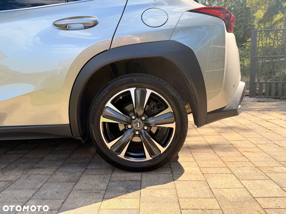 Lexus UX 250h GPF Business 2WD - 29