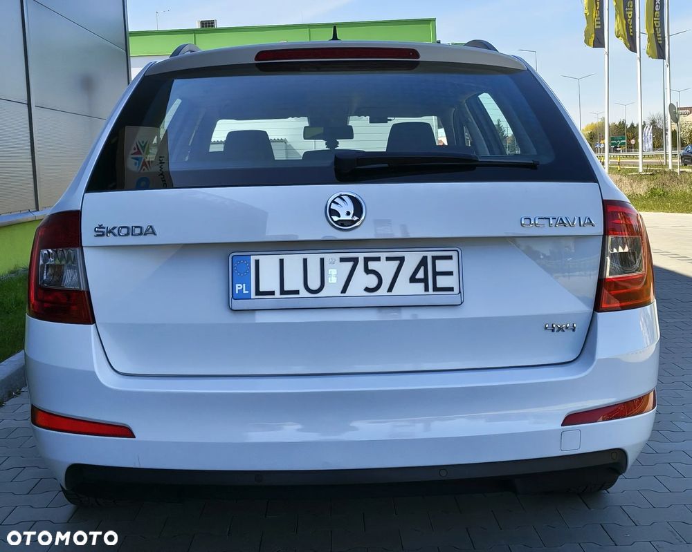 Skoda Octavia 2.0 TDI 4x4 Elegance DSG - 4