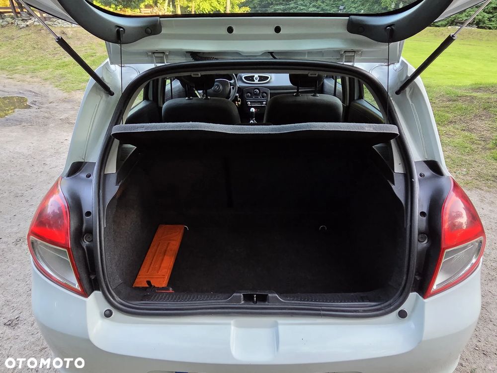 Renault Clio 1.2 16V Alize - 11