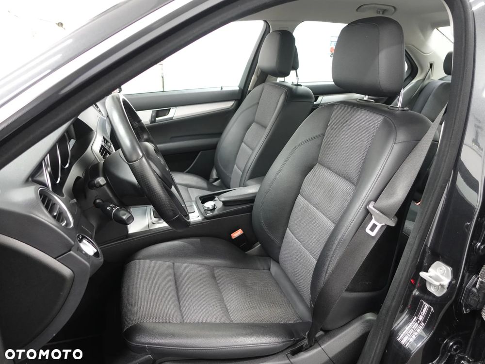 Mercedes-Benz Klasa C 200 (BlueEFFICIENCY) 7G-TRONIC Avantgarde - 22