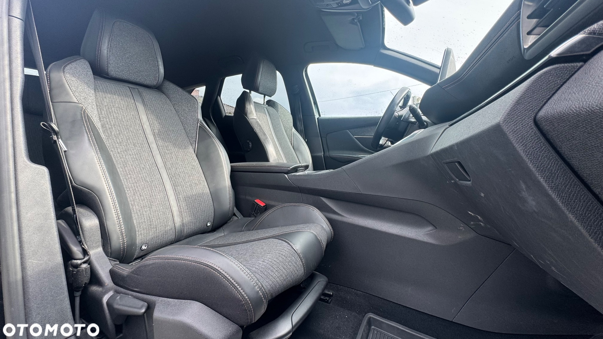 Peugeot 2008 1.2 Pure Tech Active S&S - 10