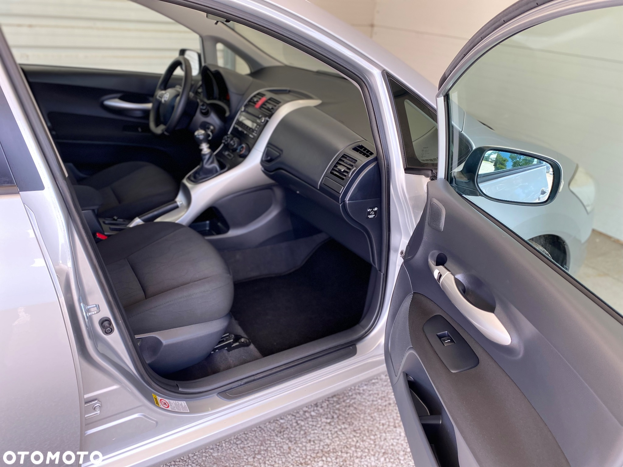 Toyota Auris 1.6 Luna - 14