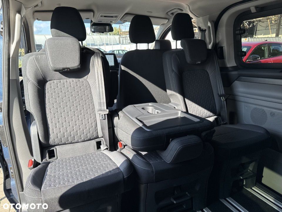 Ford Tourneo Custom - 19