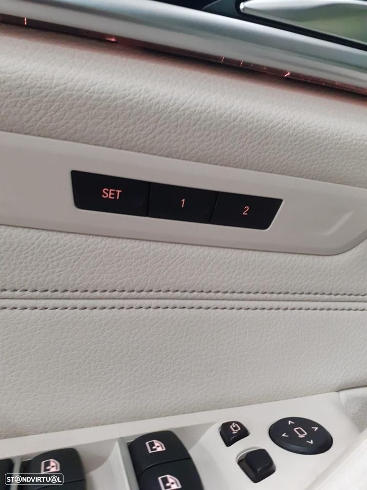 BMW 530 d Pack Desportivo M Auto - 2