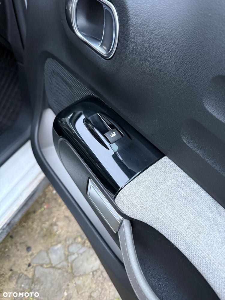 Citroën C3 1.2 PureTech Shine - 21