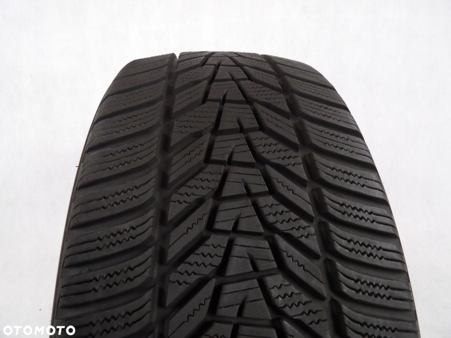 1X opona 225/45R18 HANKOOK WINTER ICEPT EVO 3 - 1