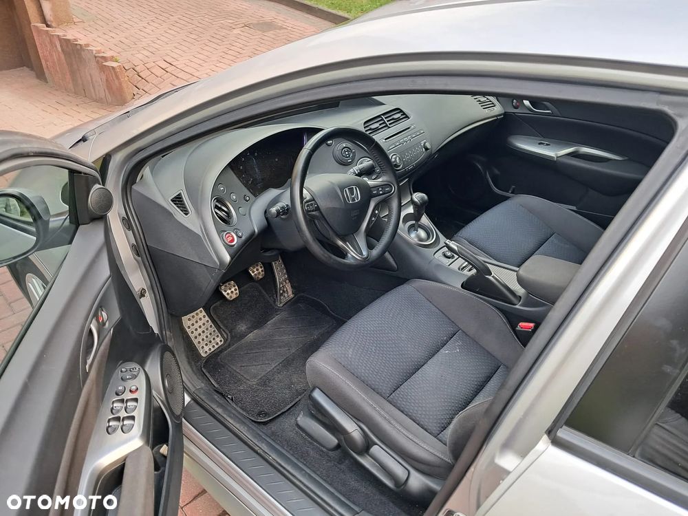 Honda Civic 1.8i-VTEC 50 Jahre Edition - 8