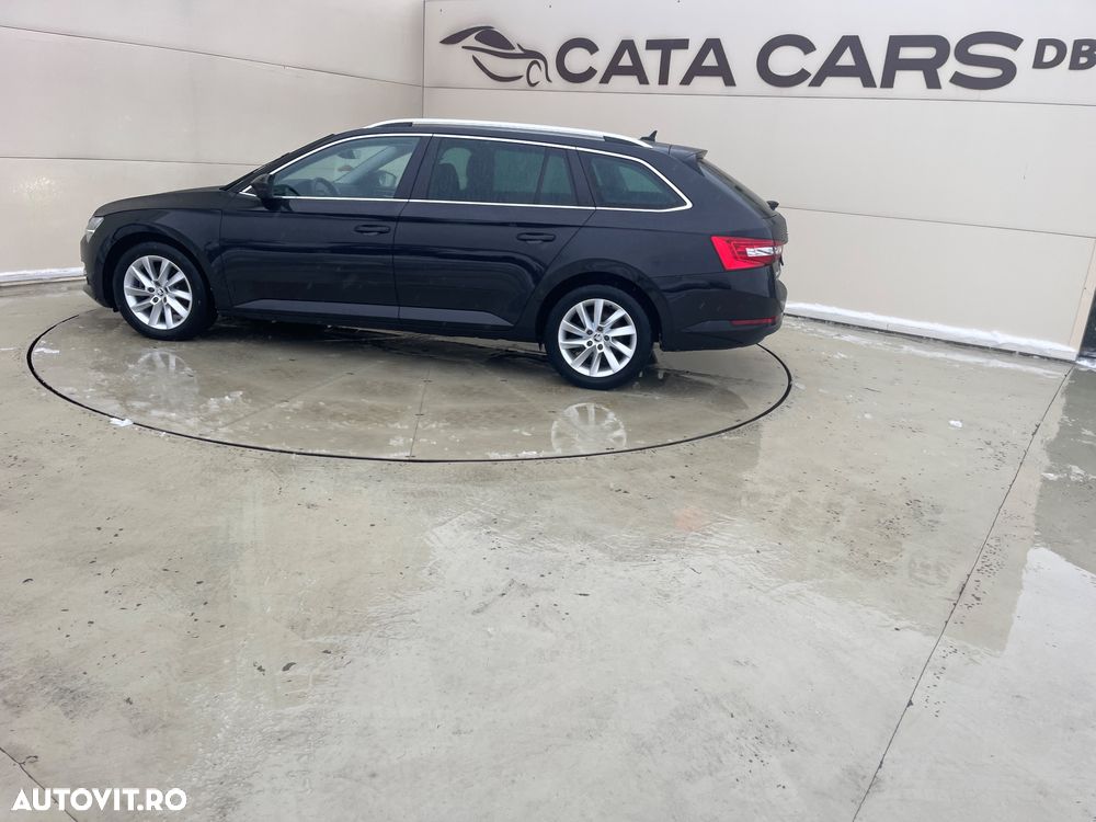 Skoda Superb 2.0 TDI DSG Premium Edition - 8