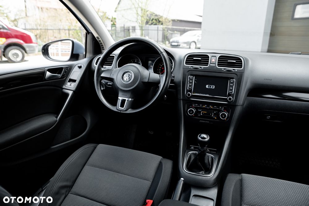 Volkswagen Golf 1.6 Comfortline - 26