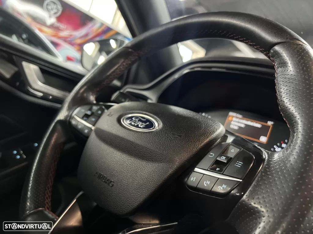 Ford Focus SW 1.5 TDCi EcoBlue ST-Line - 32