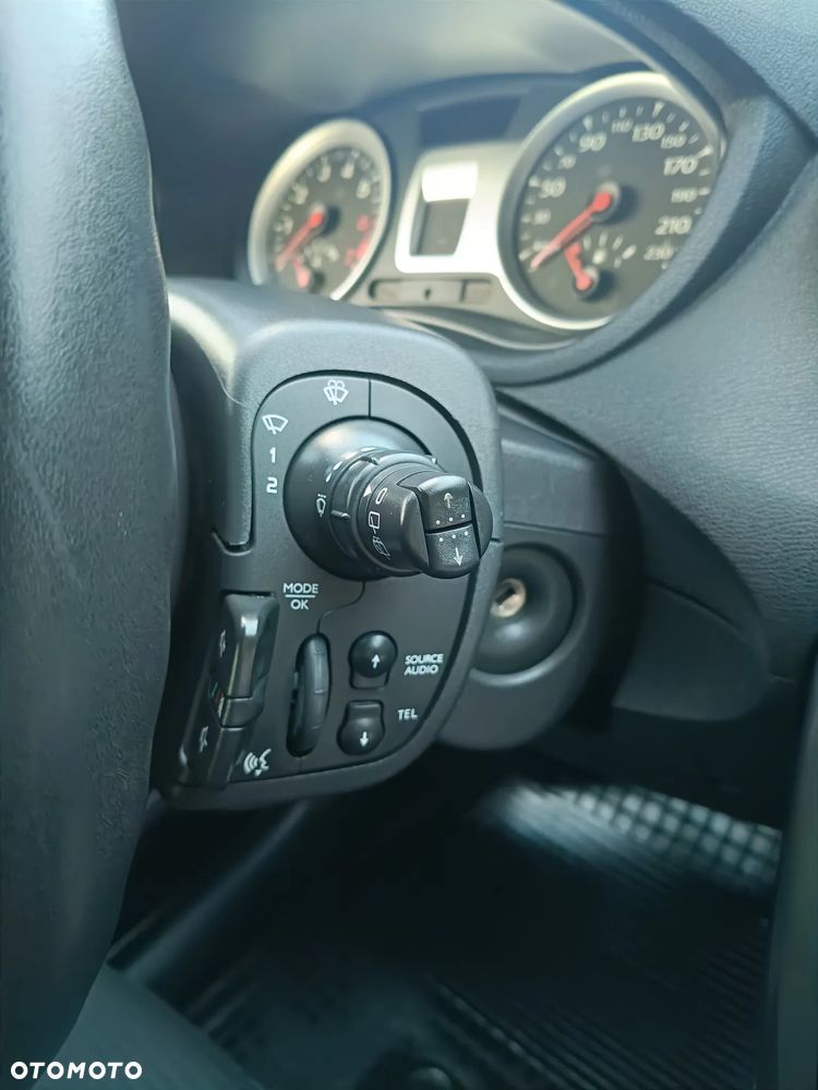 Renault Clio - 27