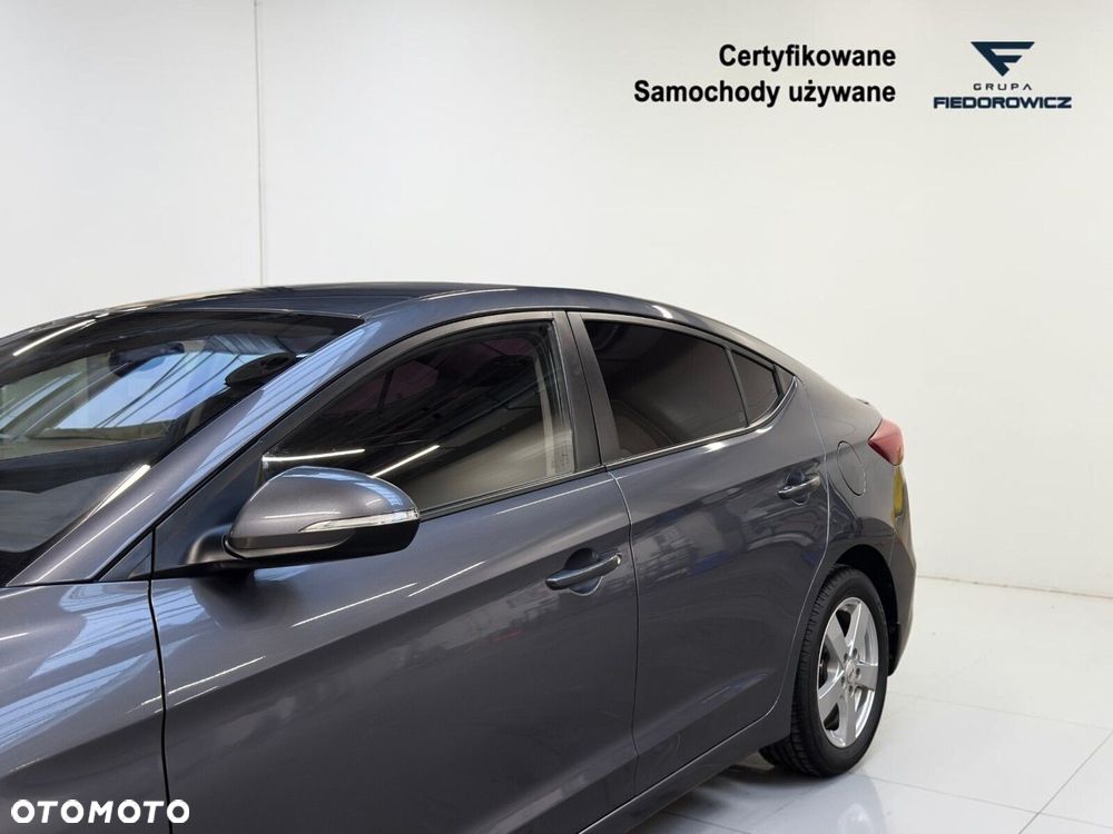 Hyundai Elantra 1.6 Classic Plus - 11