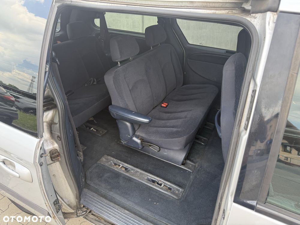 Dodge Grand Caravan - 8