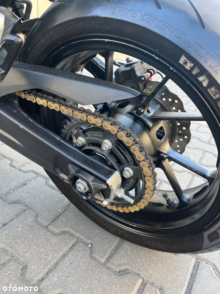 Yamaha MT - 8