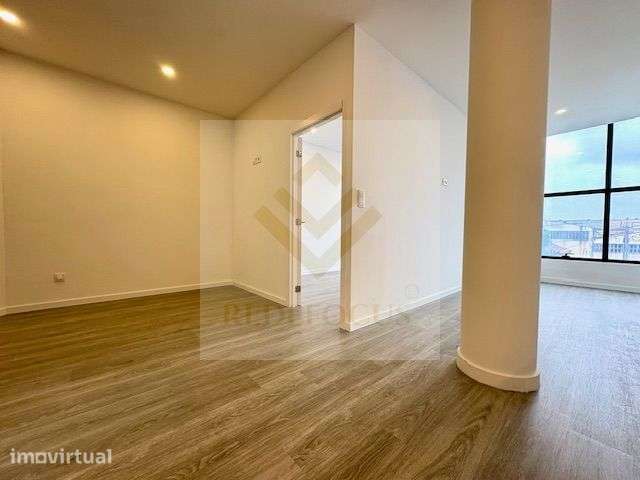 Apartamento T1 renovado em Santa Maria de Lamas - Grande imagem: 2/11