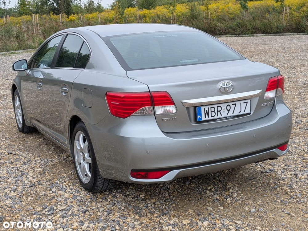Toyota Avensis 1.8 Sol plus NAVI MS - 2