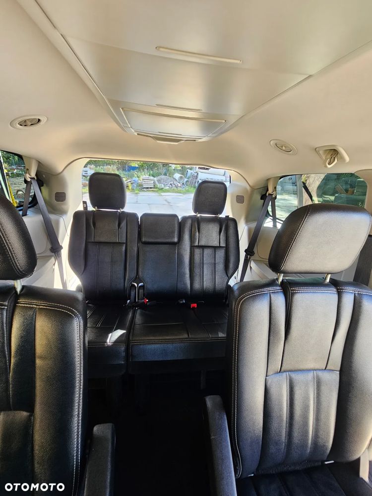 Chrysler Town & Country 3.6 Touring - 22