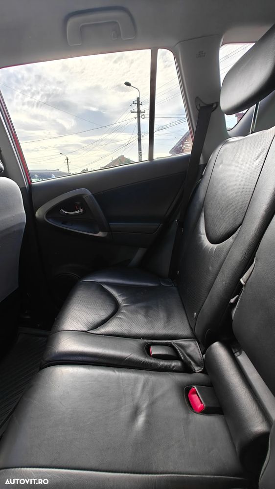 Toyota RAV4 2.2 D-CAT AWD Aut Luxury - 9