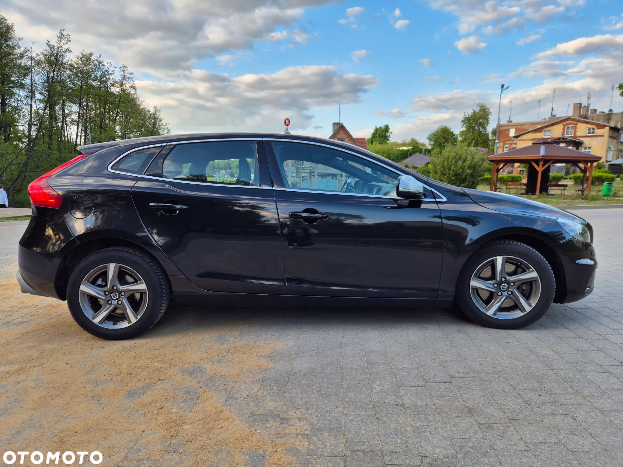 Volvo V40 D4 Drive-E R-Design Summum - 5