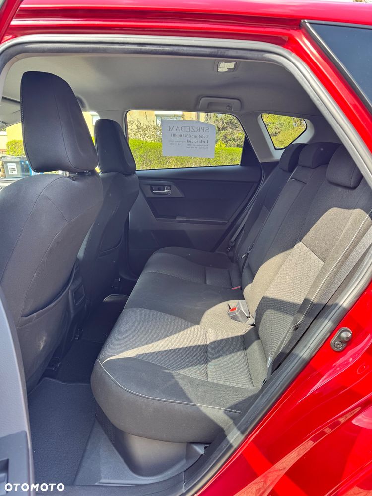 Toyota Auris ver-1-8-hsd-luna - 19