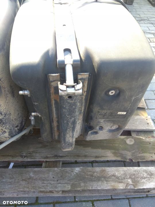 Zbiornik AdBlue Mercedes Actros Axor - 3