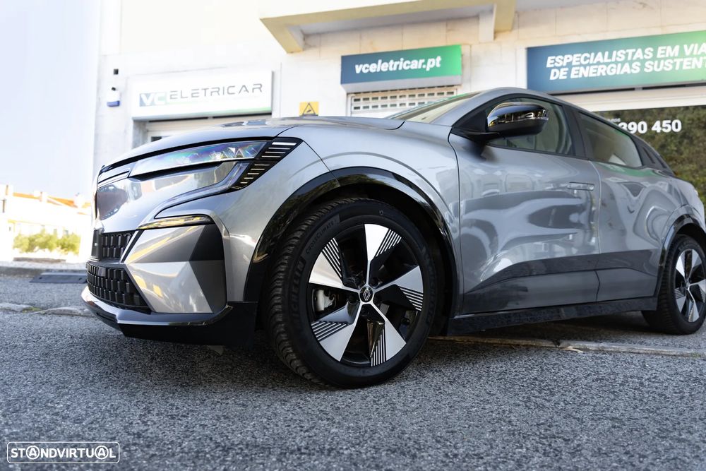Renault Mégane E-Tech - 4