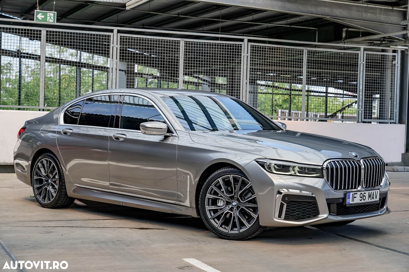 BMW Seria 7 730d - 32