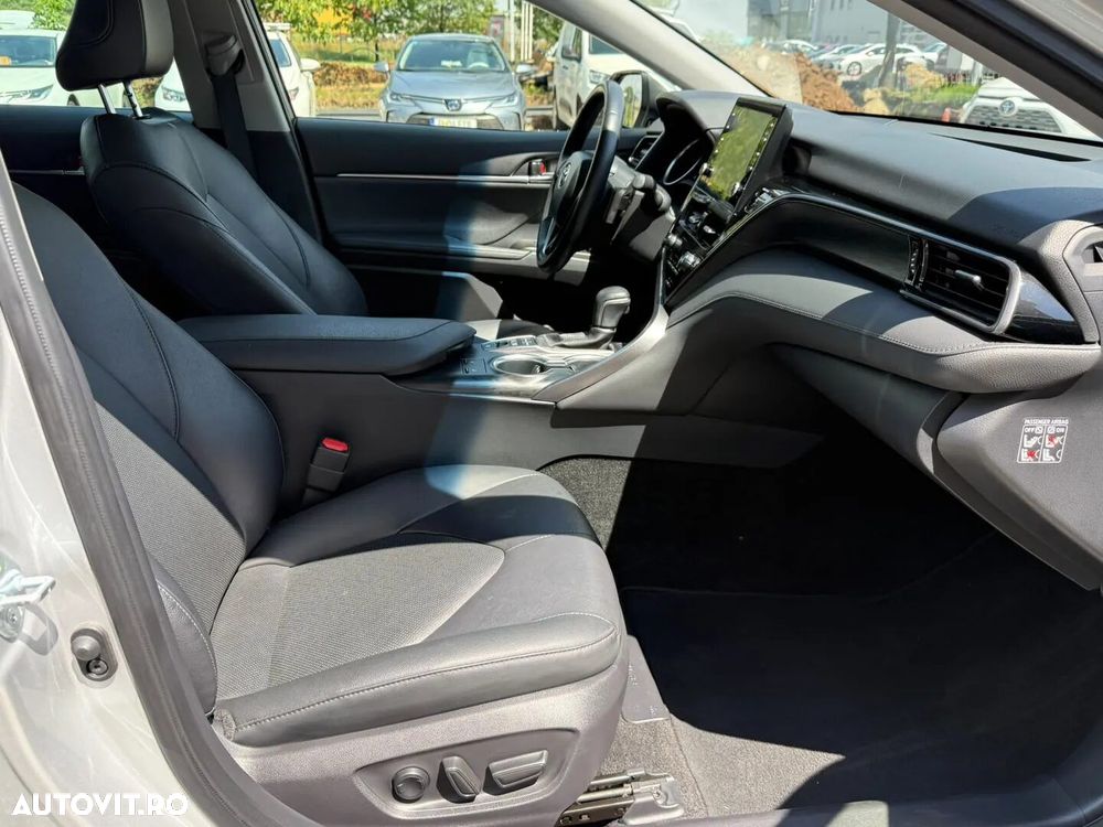 Toyota Camry 2.5 Dynamic - 18