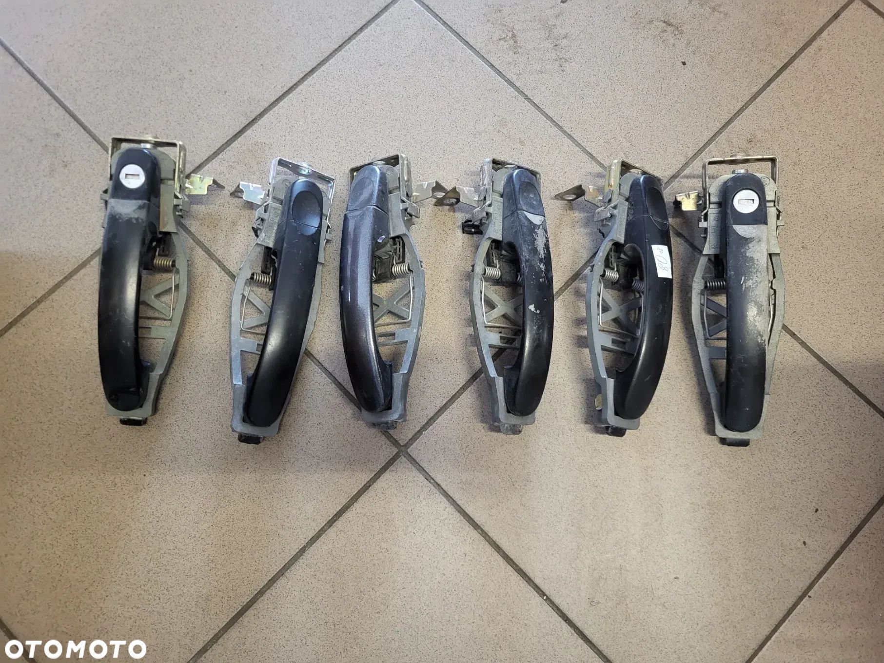 KLAMKA DRZWI PRZESUWNYCH PRAWA VOLKSWAGEN T5 7H0843352D - 1