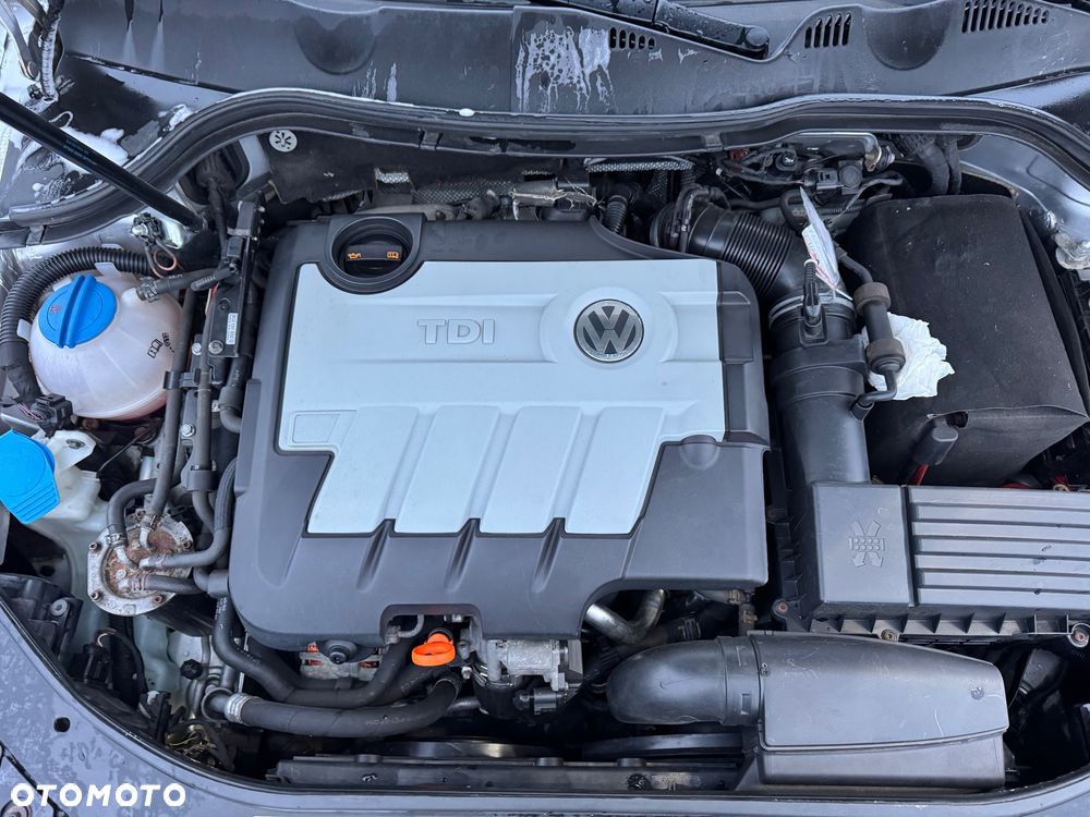Volkswagen Passat 2.0 TDI Trendline DSG - 10