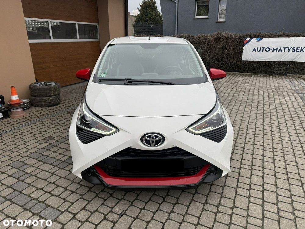 Toyota Aygo x-play - 3