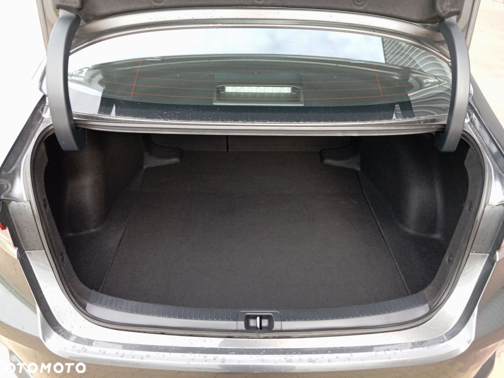 Toyota Corolla 1.8 Hybrid Comfort - 19