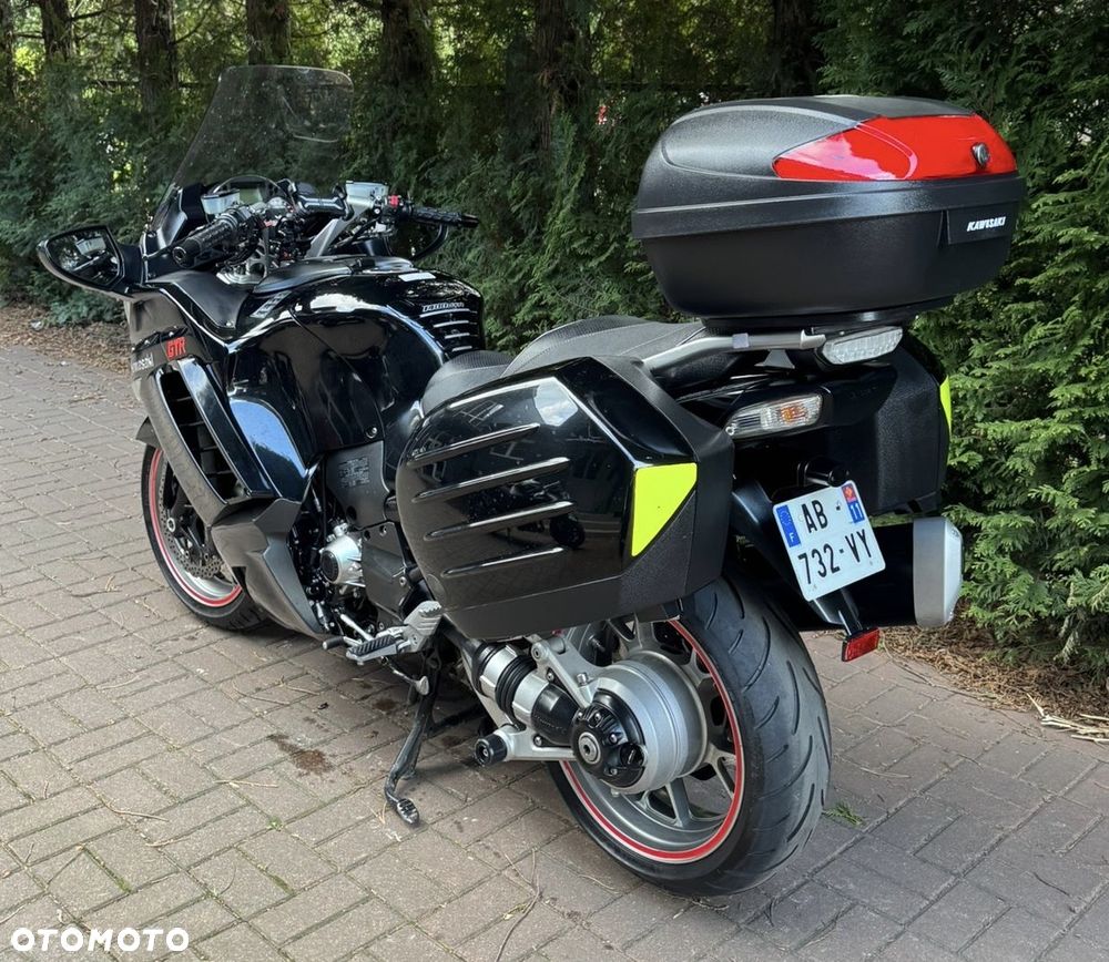 Kawasaki GTR - 13