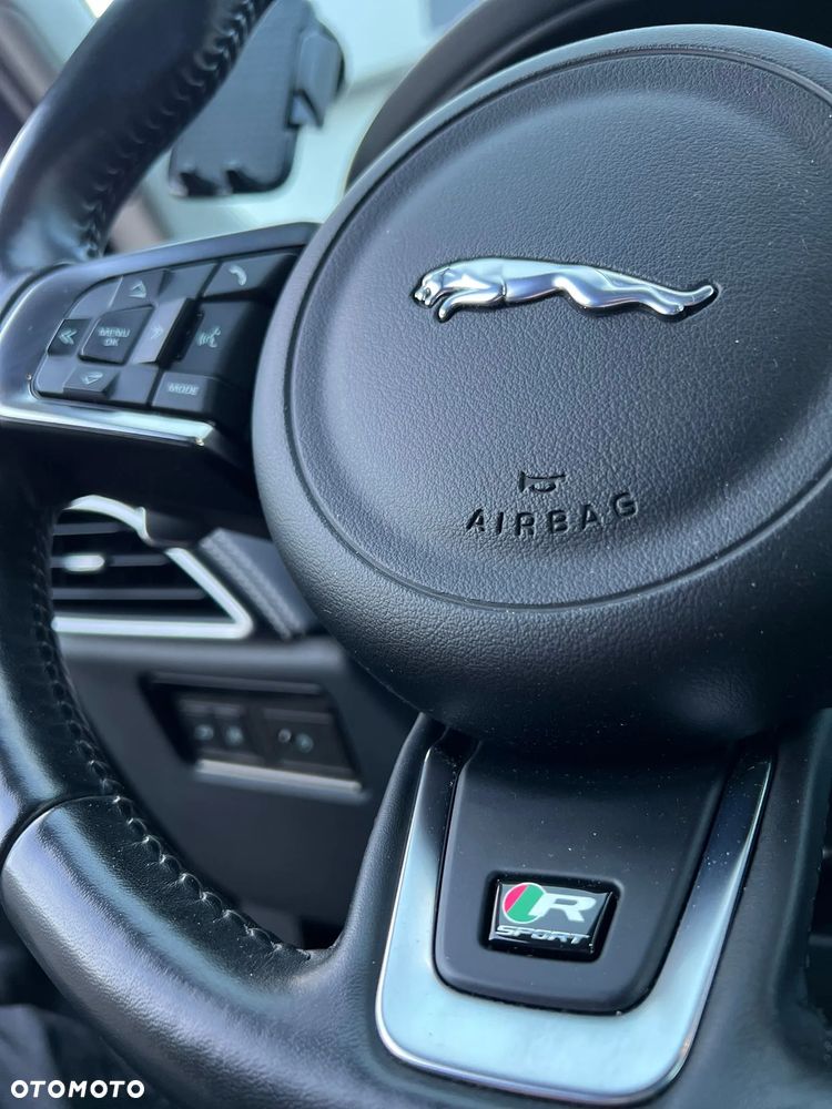 Jaguar F-Pace 2.0 i4D AWD R-Sport - 30