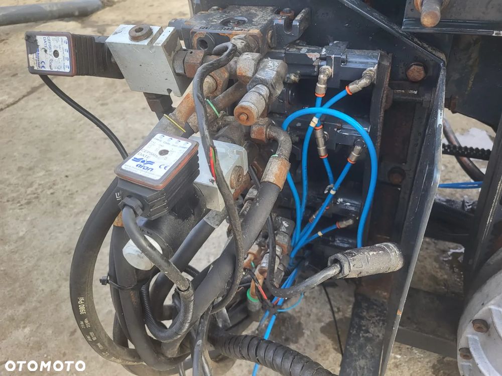 Wentylator z zamiatarki, rozdzielacz, pompy hydrauliczne - 10