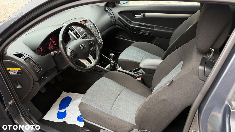 Kia Ceed 1.6 CRDi 90 Spirit - 9