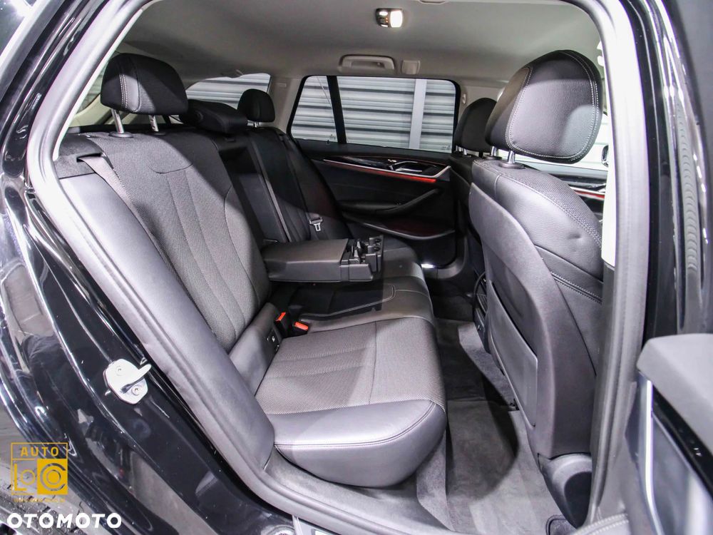 BMW Seria 5 520d M Sport Edition - 11