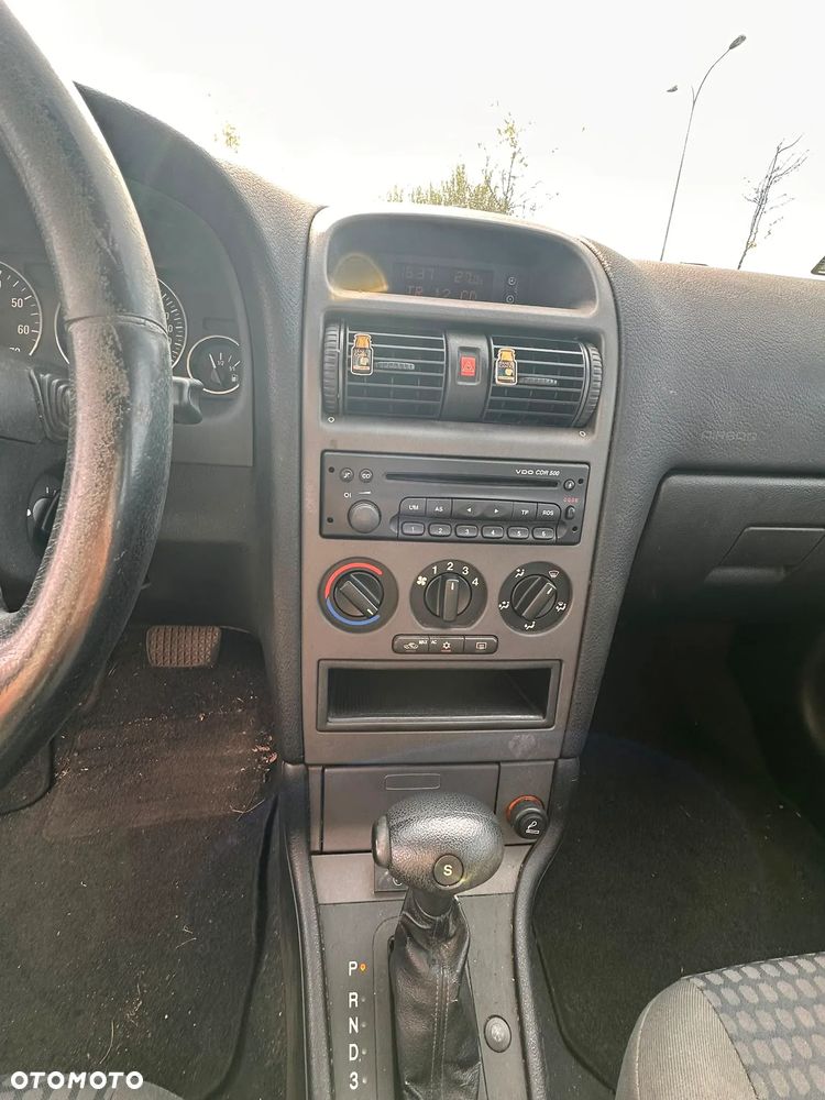 Opel Astra 1.6 NJoy - 21