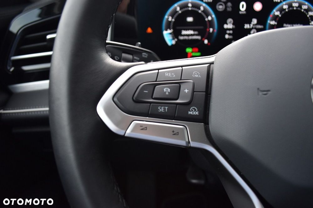 Volkswagen Passat - 14