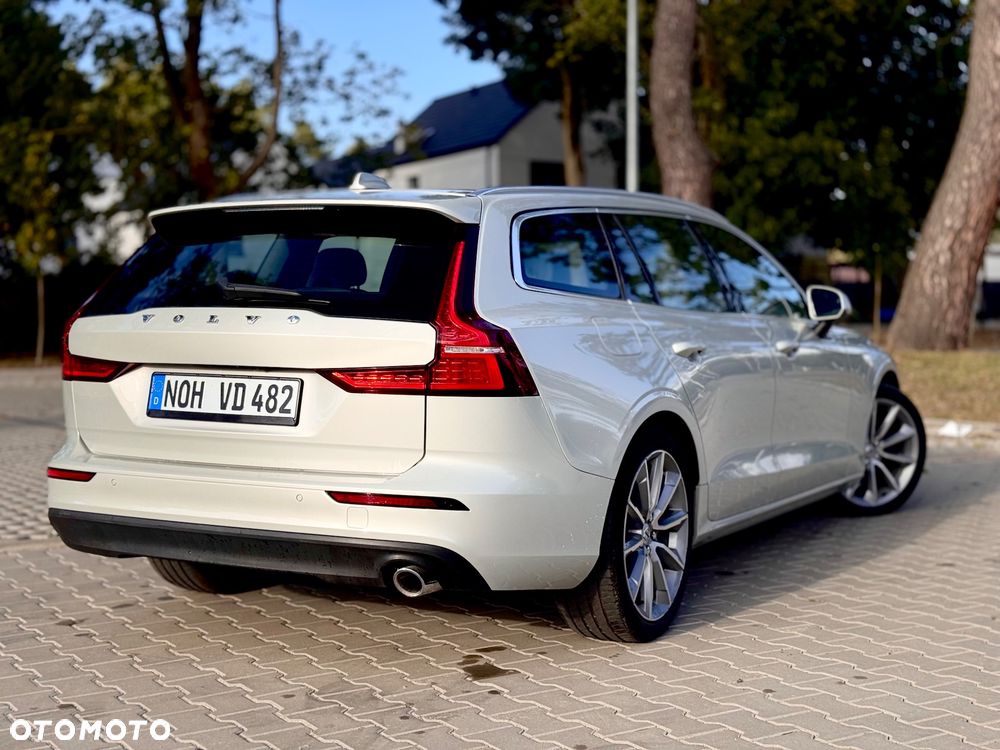 Volvo V60 D3 Momentum Pro - 23