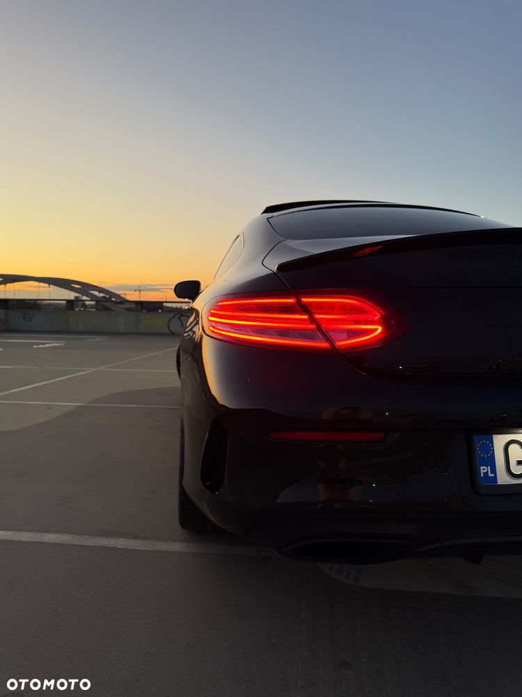 Mercedes-Benz Klasa C 300 7G-TRONIC AMG Line - 7