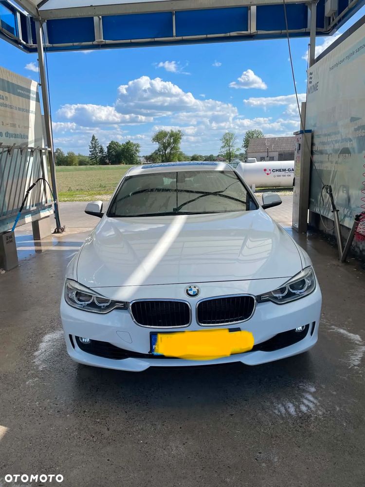 BMW Seria 3 320i xDrive - 1